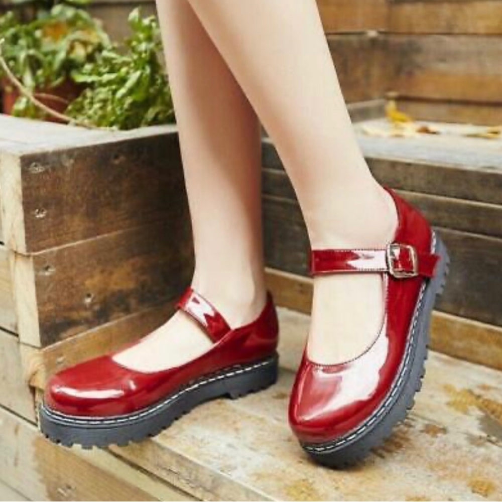 Torrid Mary Jane Flat (WW) NWT Red